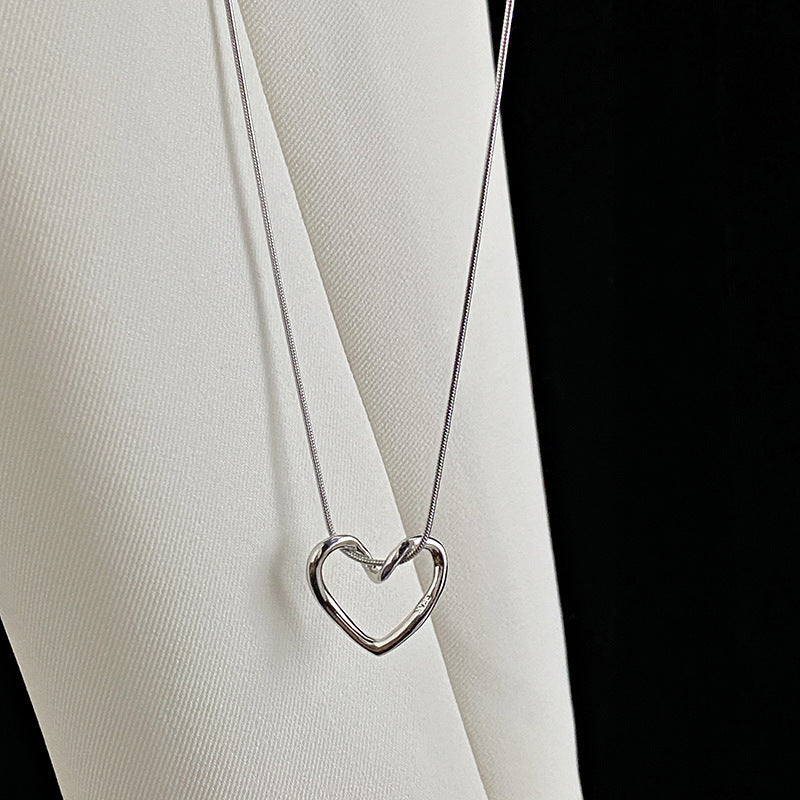 Hollowed Heart Shape Necklace Female Pendant Clavicle Chain