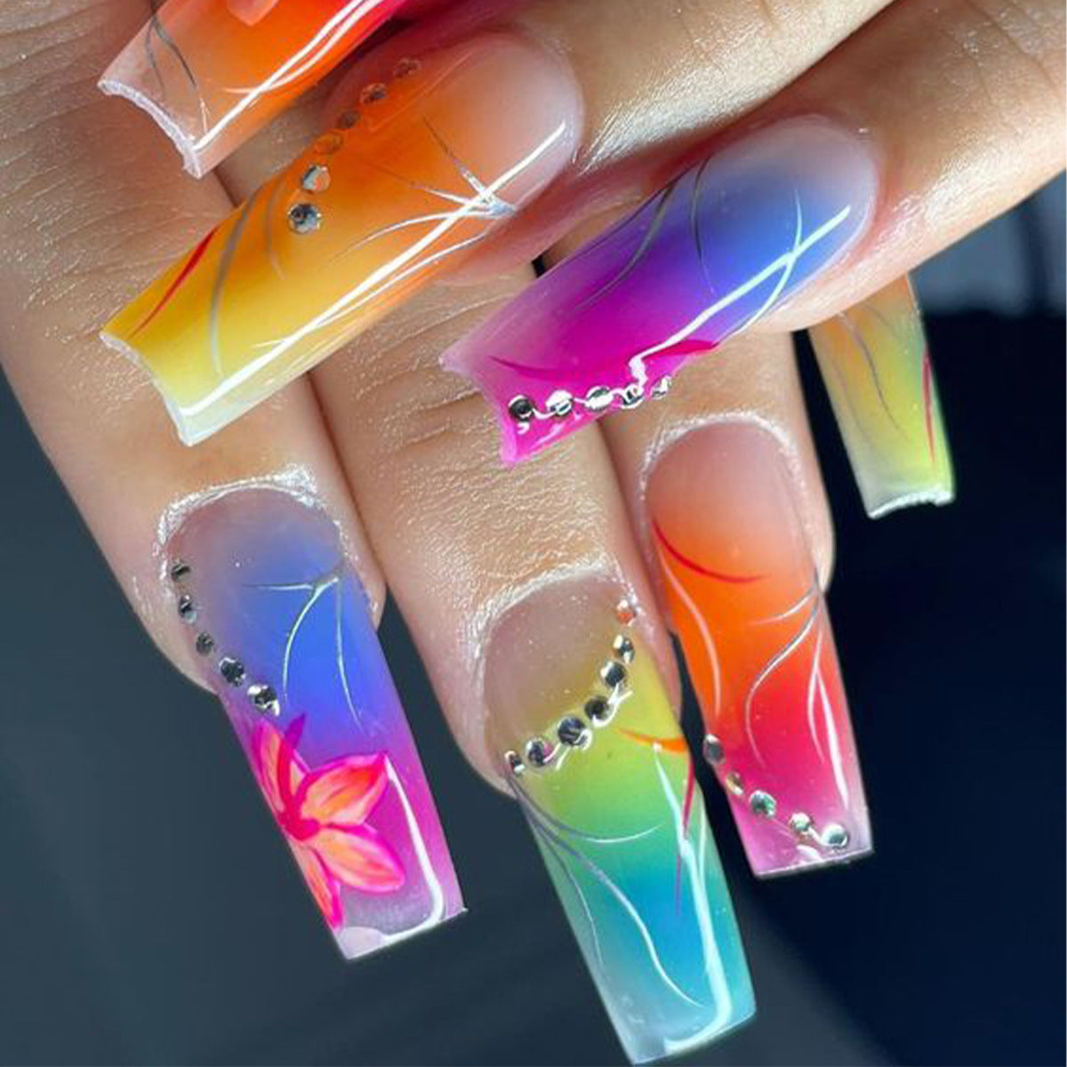 Color Gradient Flower Rhinestone Fake Nails